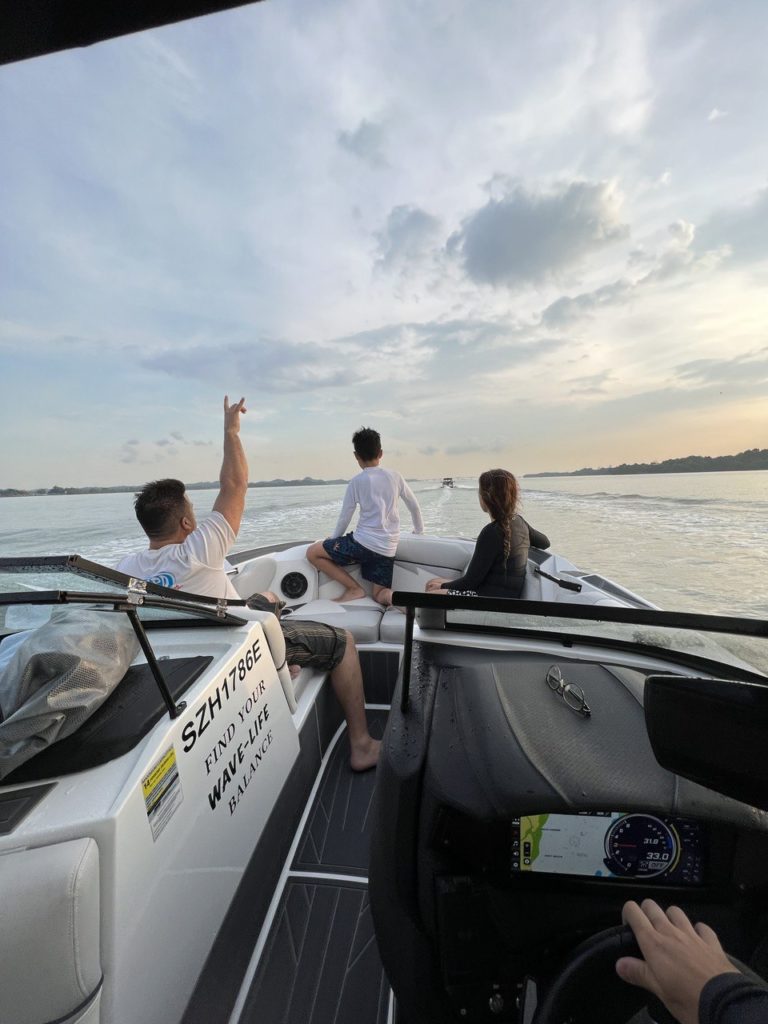 Sunset, boat, family, kid, Centurion Fi23